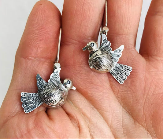 Charming Earring for Any Occasion