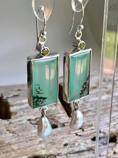 Stunning Pearl Earring for Daily Wear