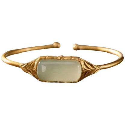 Classic Silver Bracelet with Timeless Appeal