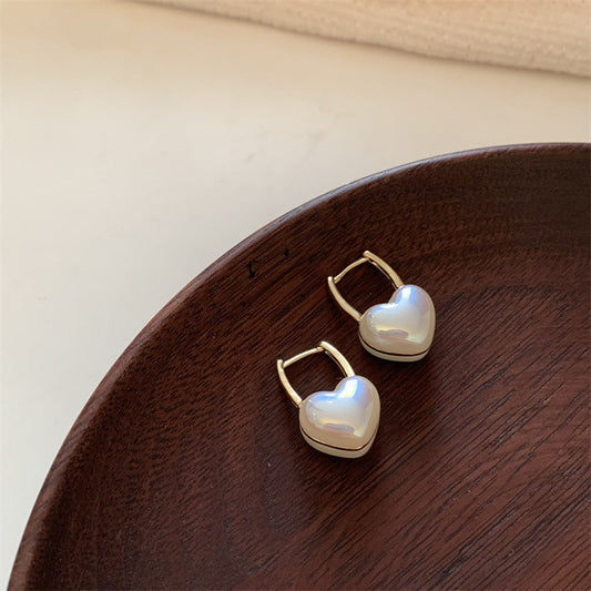 Charming Pearl Earring for Any Occasion