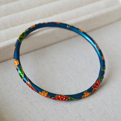 Classic Gold Bracelet with Timeless Appeal