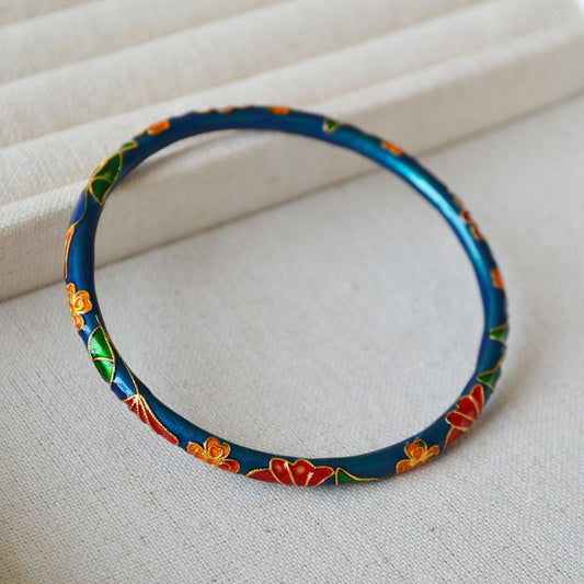 Classic Gold Bracelet with Timeless Appeal