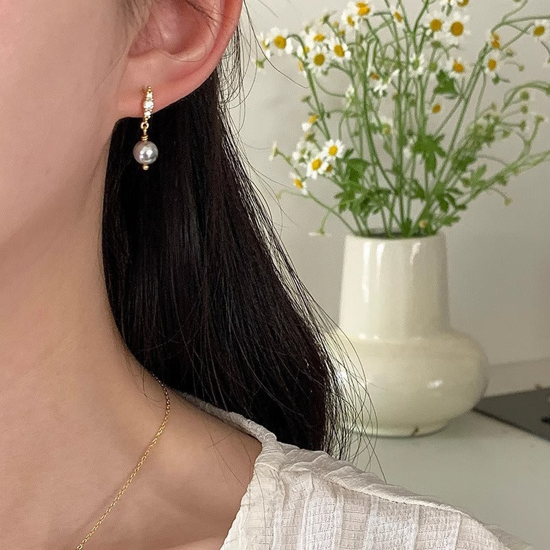 Beautiful Pearl Earring with Unique Style