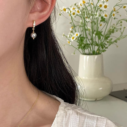 Beautiful Pearl Earring with Unique Style