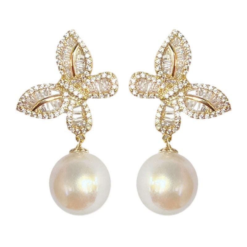 Stunning Pearl Earring for Daily Wear