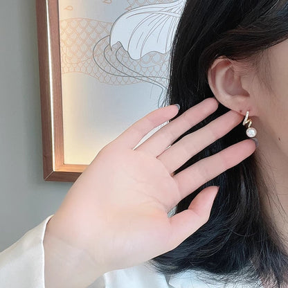 Delicate Artisan Pearl Earring