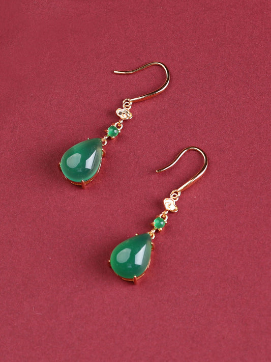 Classic Gold Earring with Timeless Appeal