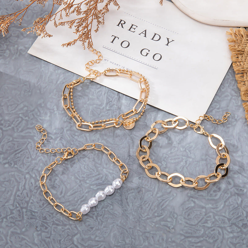 Classic Gold Bracelet with Timeless Appeal