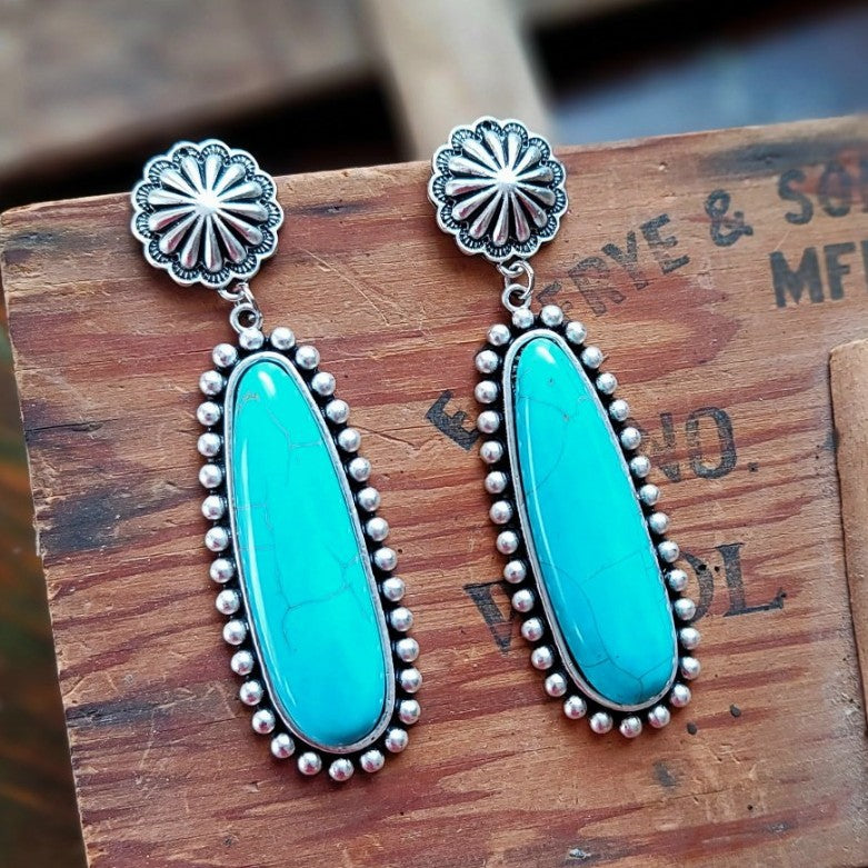 Charming Earring for Any Occasion