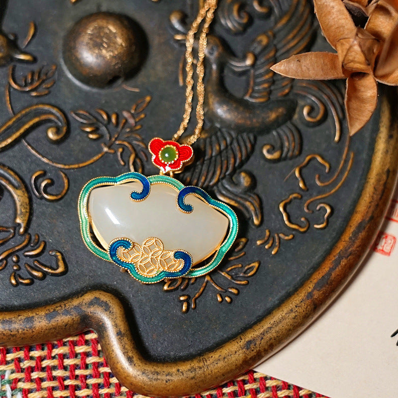 Classic Silver Necklace with Timeless Appeal