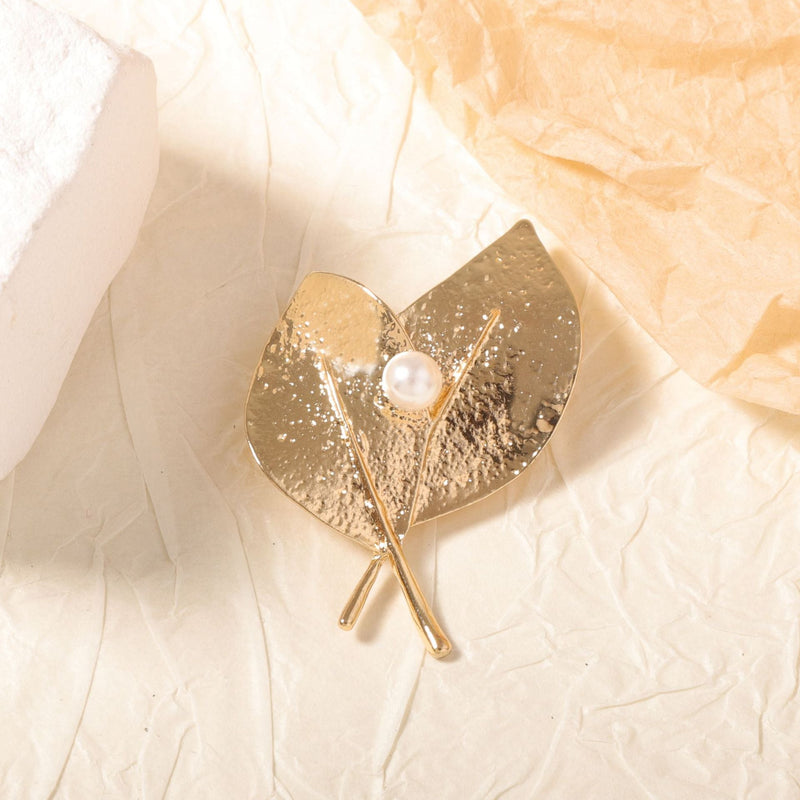 Charming Pearl Piece for Any Occasion