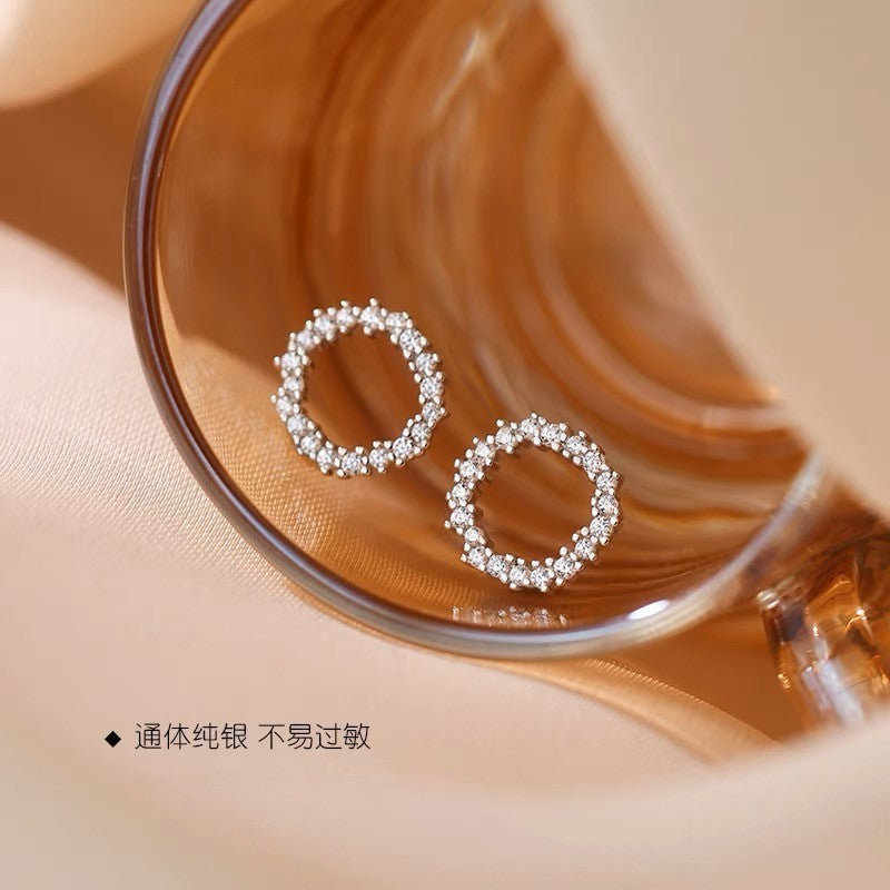 Classic Earring with Timeless Appeal