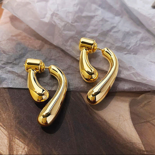 Charming Piece for Any Occasion