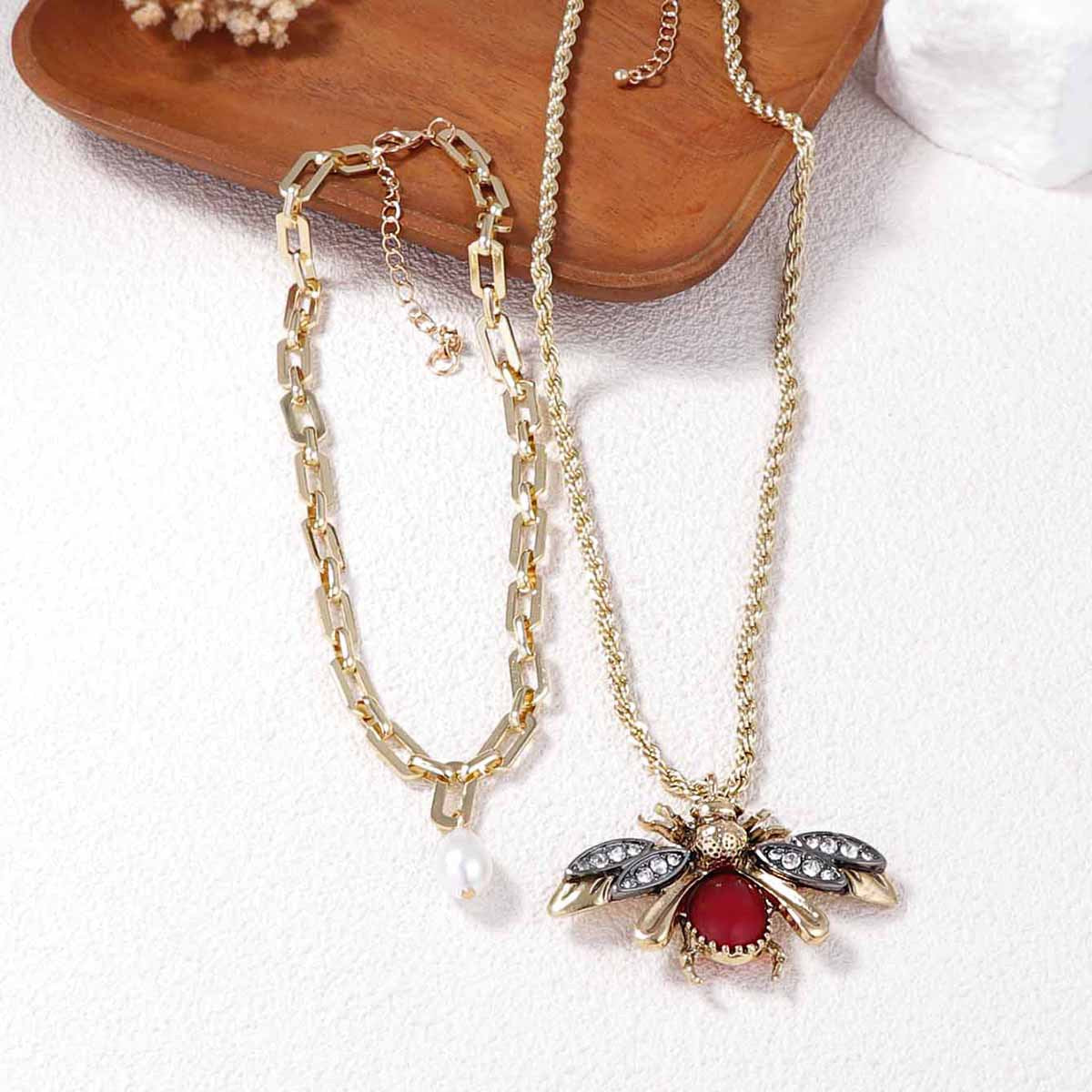 Classic Pearl Necklace with Timeless Appeal