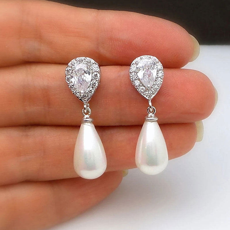 Charming Pearl Earring for Any Occasion