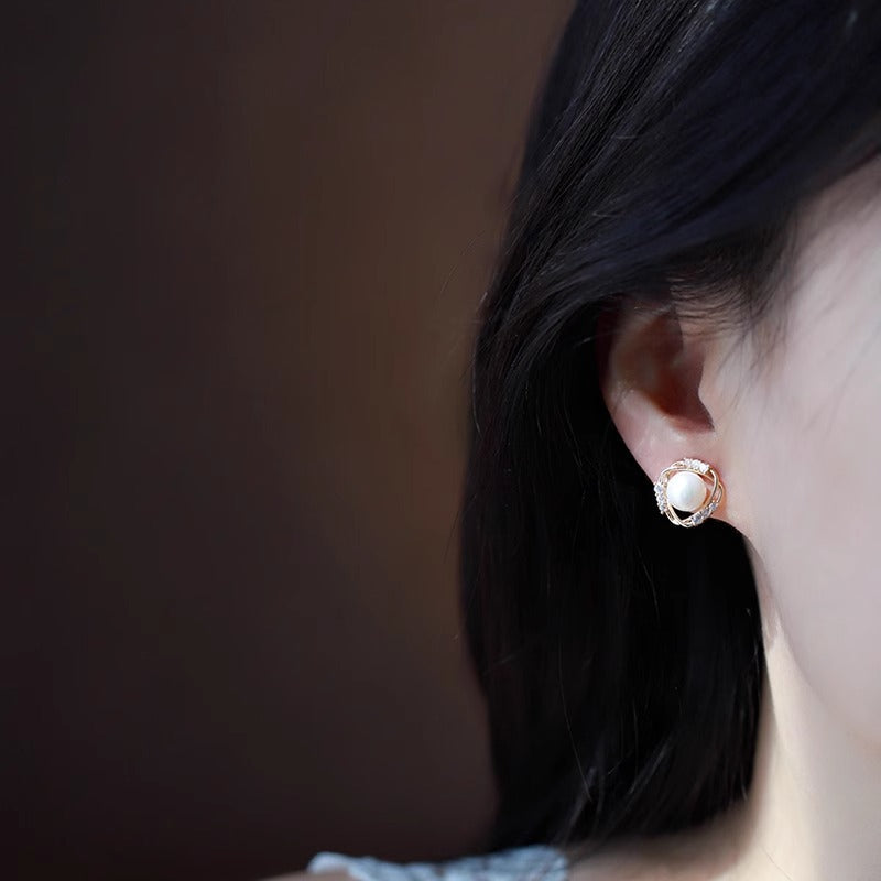 Charming Pearl Earring for Any Occasion