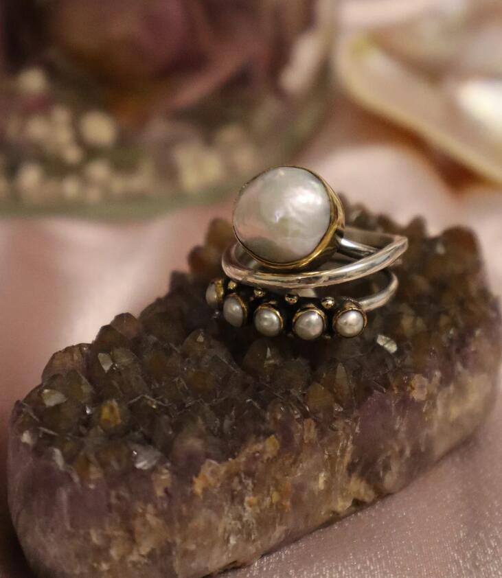 Classic Pearl Ring with Timeless Appeal