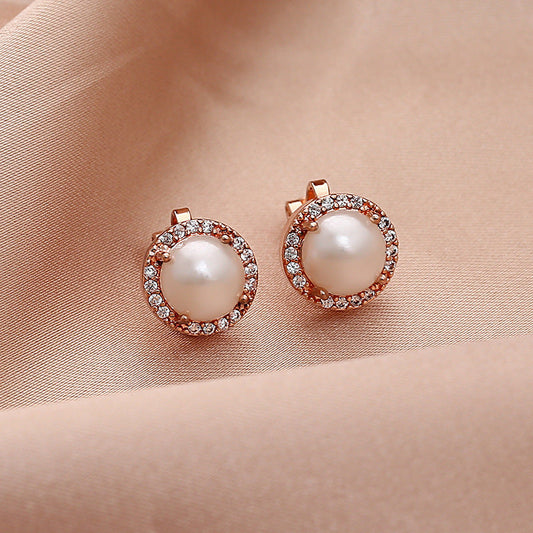 Charming Pearl Earring for Any Occasion