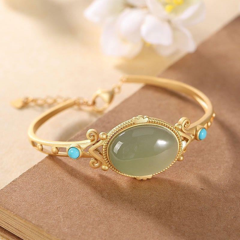 Stunning Gold Bracelet for Daily Wear