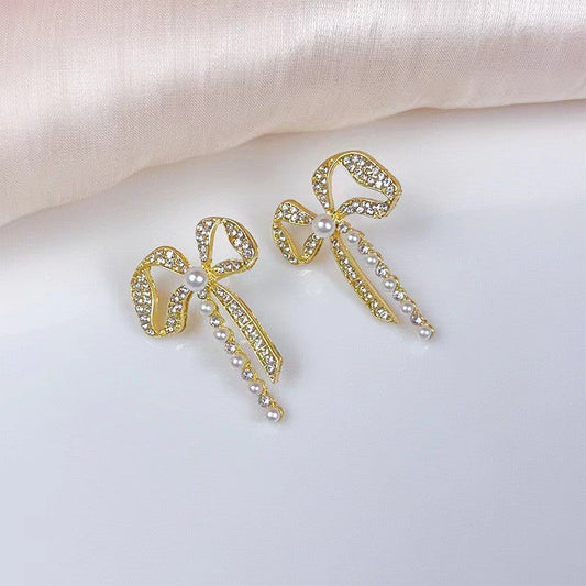 Beautiful Pearl Earring with Unique Style