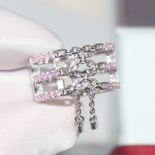 Classic Chain with Timeless Appeal