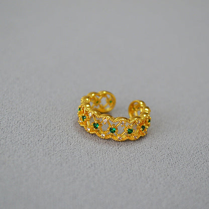 Classic Gold Ring with Timeless Appeal