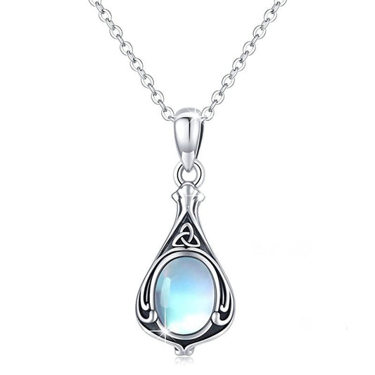 Beautiful Silver Necklace with Unique Style