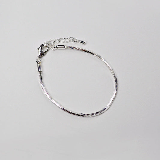 Romantic Gold Bracelet for Special Moments
