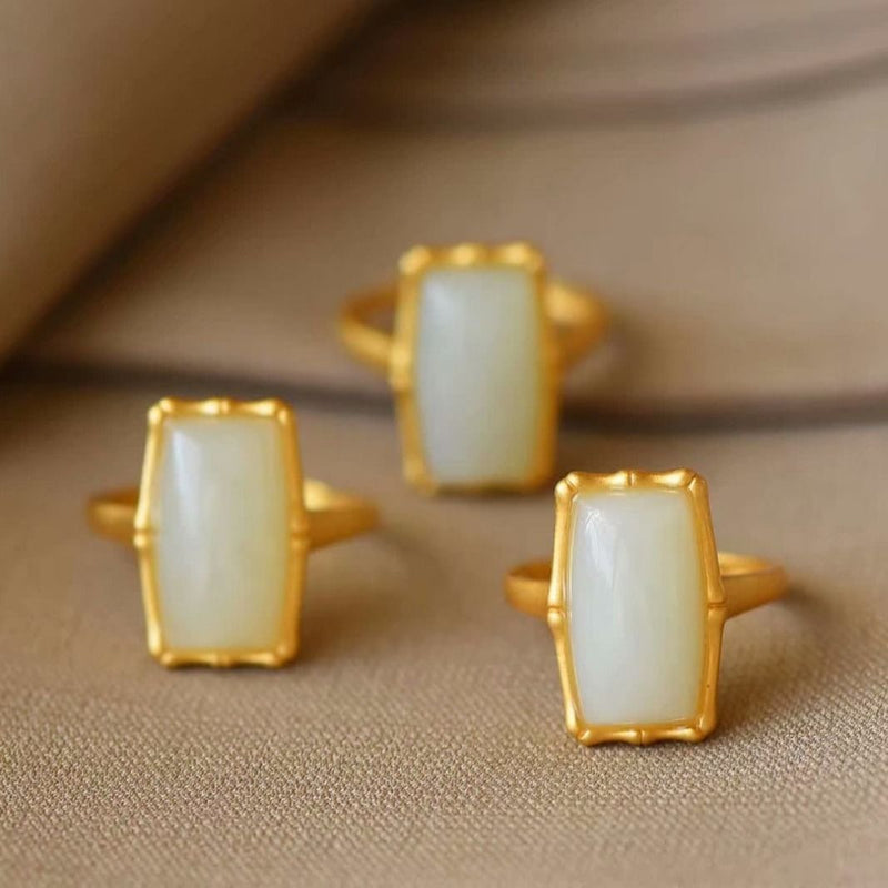Classic Gold Ring with Timeless Appeal
