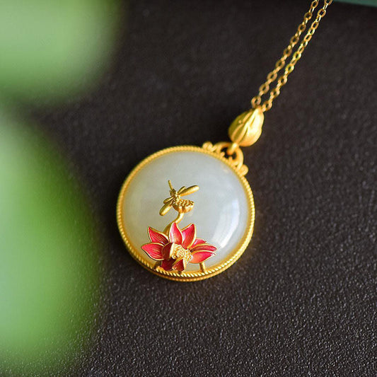 Beautiful Silver Necklace with Unique Style