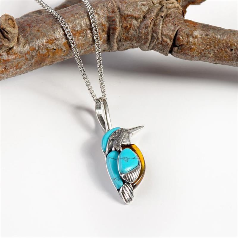 Romantic Silver Necklace for Special Moments