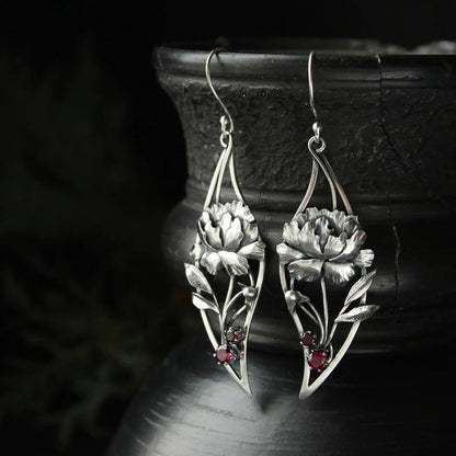 Romantic Silver Earring for Special Moments