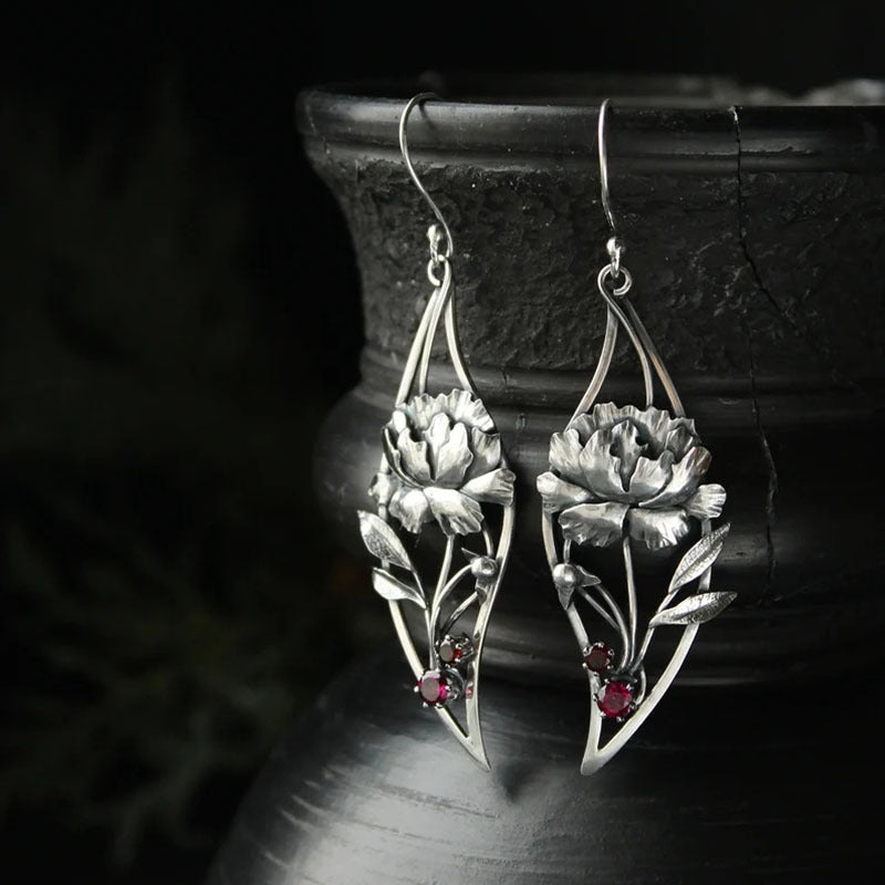 Romantic Silver Earring for Special Moments
