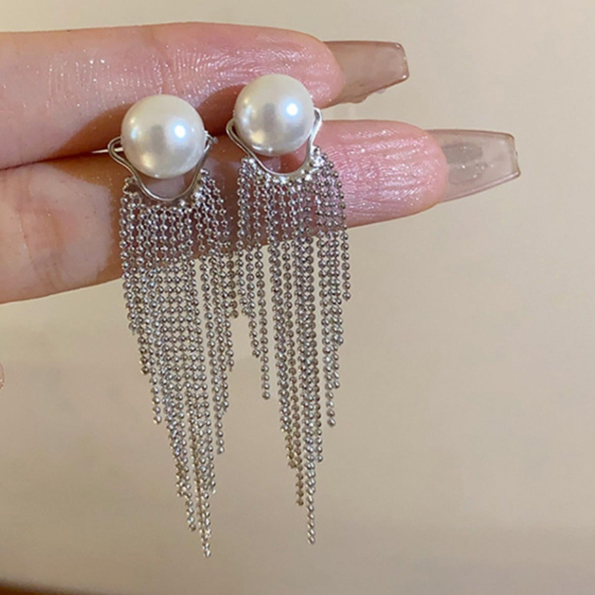 Classic Pearl Earring with Timeless Appeal