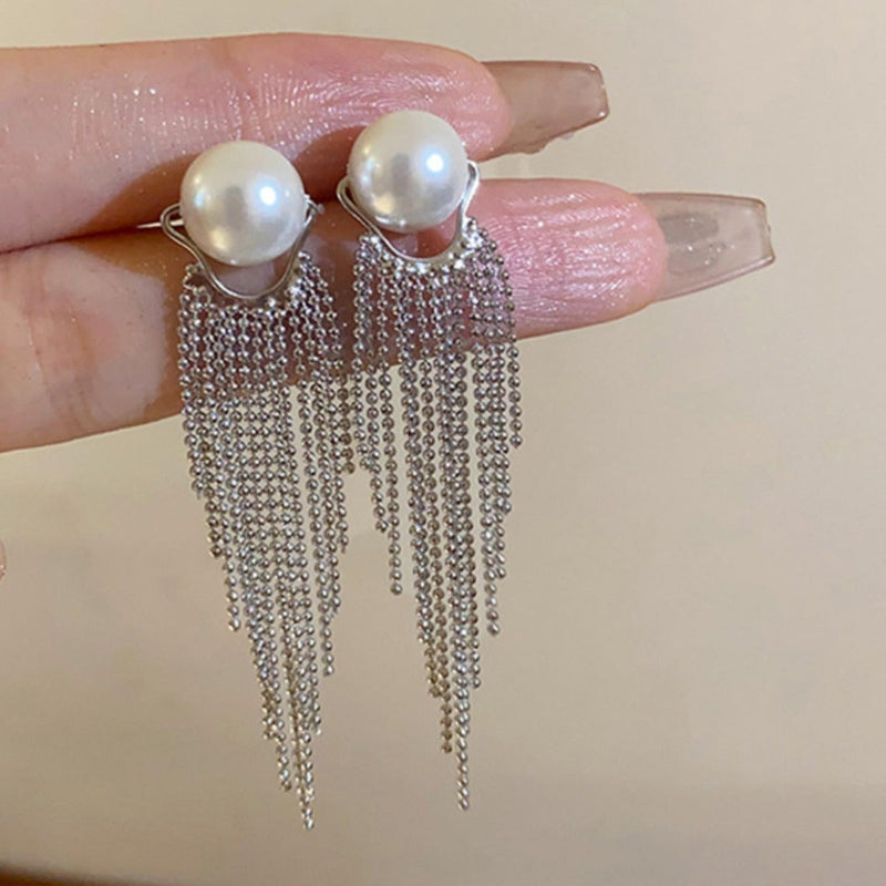 Classic Pearl Earring with Timeless Appeal