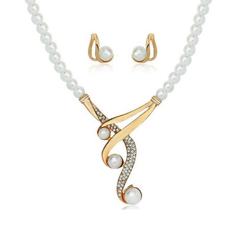 Beautiful Pearl Necklace with Unique Style