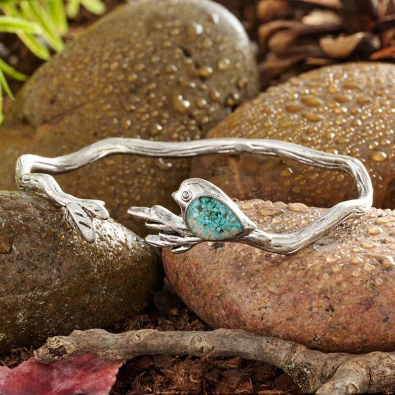 Charming Silver Bracelet for Any Occasion