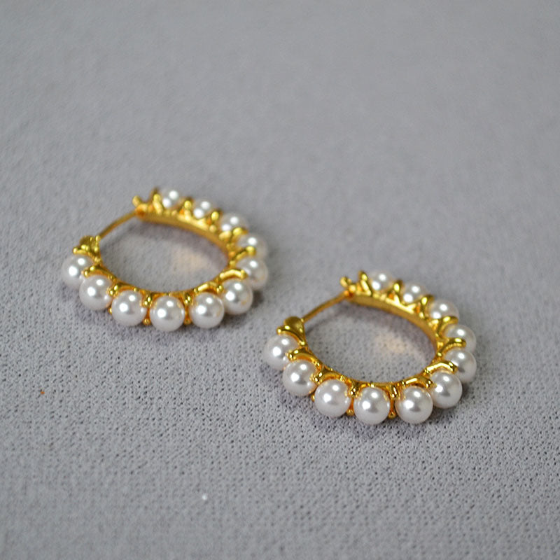 Romantic Gold Earring for Special Moments
