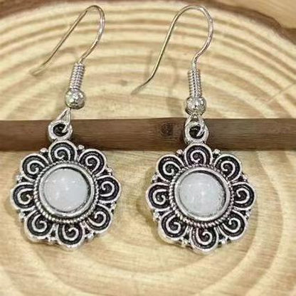 Charming Silver Earring for Any Occasion