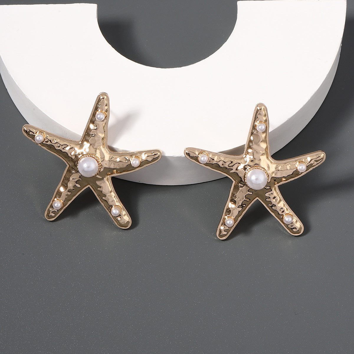 Charming Pearl Earring for Any Occasion