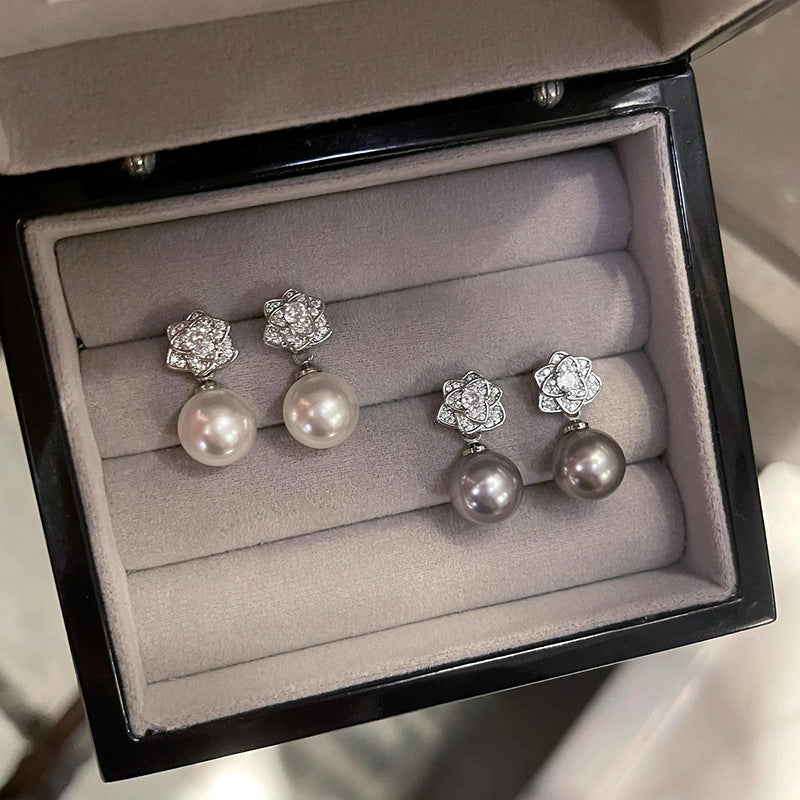 Charming Pearl Earring for Any Occasion