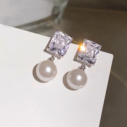 Beautiful Pearl Earring with Unique Style