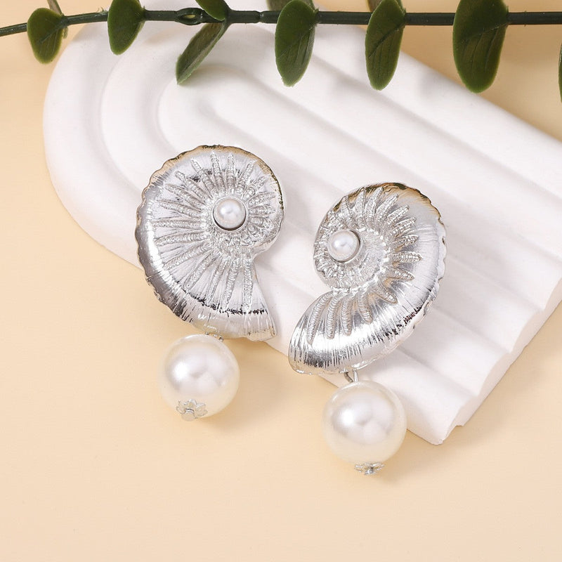 Beautiful Pearl Earring with Unique Style
