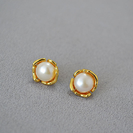 Romantic Silver Earring for Special Moments