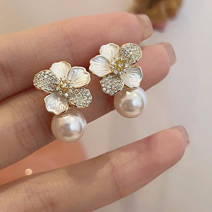 Beautiful Pearl Earring with Unique Style
