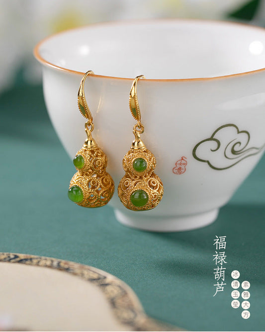 Charming Gold Earring for Any Occasion