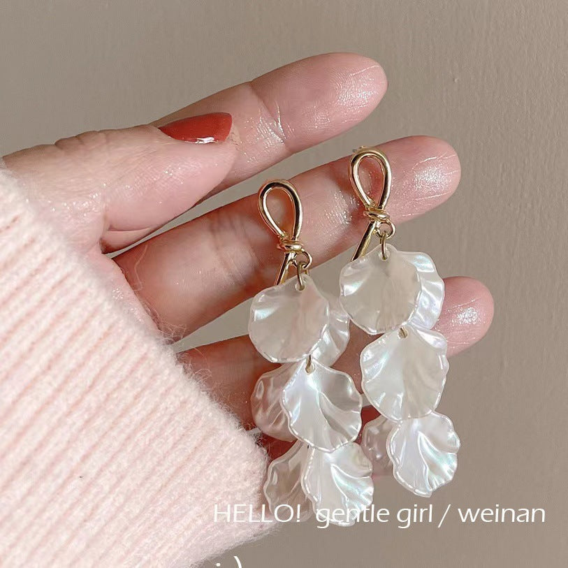 Beautiful Pearl Earring with Unique Style