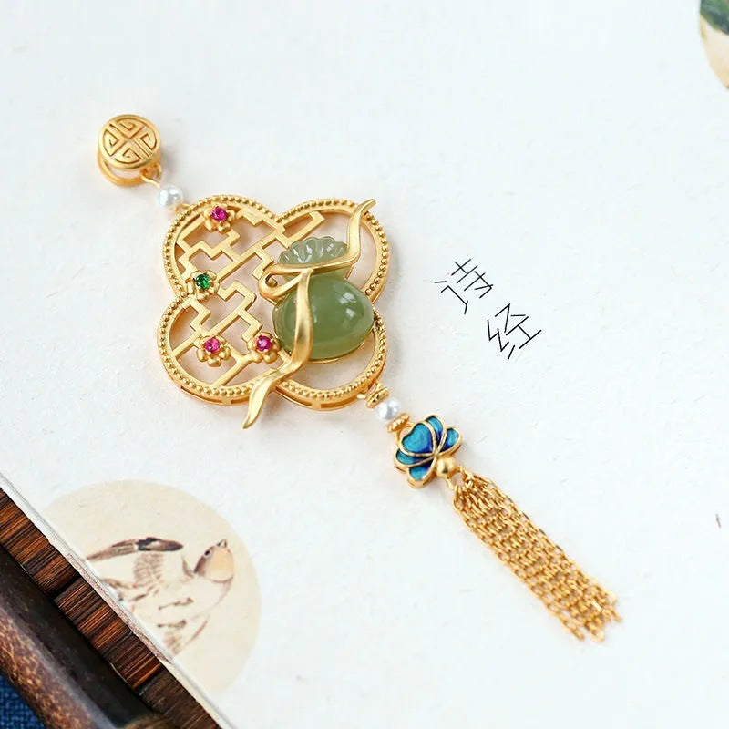 Beautiful Gold Necklace with Unique Style