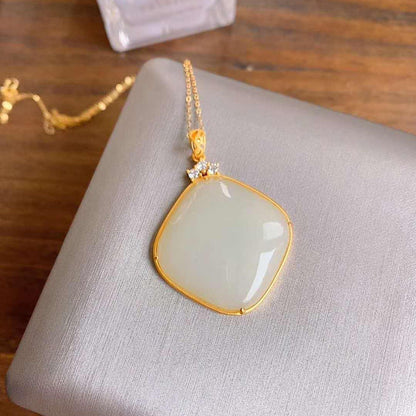 Beautiful Gold Necklace with Unique Style