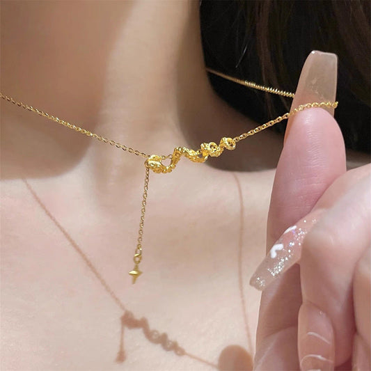 Romantic Gold Necklace for Special Moments